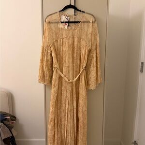 Elegant Cream Lace Dress